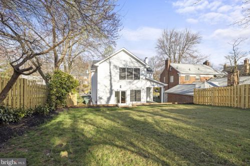 2706 Valley Dr, Alexandria VA  22302-2845 exterior