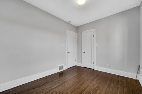 111 11 Ave, Broadview IL 60153-1959 exterior