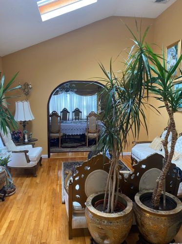 22 Court Dr, Huntington Station, NY 11746-4340