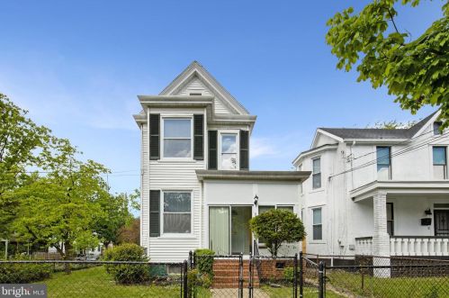 3225 5th St, Washington, DC 20032-5405