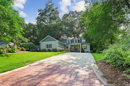 1261 Merry Ln, Atlanta GA 30329-3903 exterior