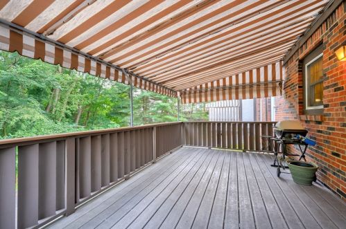 214 Allenberry Cir, Pittsburgh PA 15234-1002 exterior