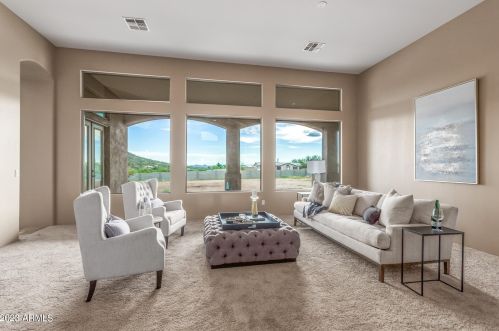 44822 3 St, Phoenix AZ 85087-8639 exterior