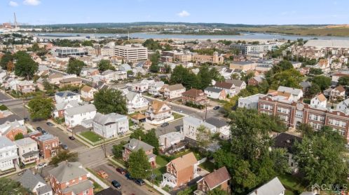 34 Emerson St, Carteret NJ 07008-2522 exterior