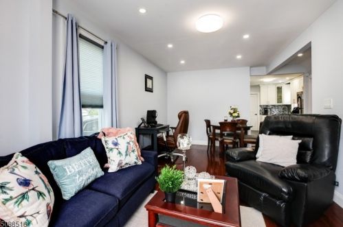 221 Myrtle Ave, Irvington NJ  07111-2657 exterior