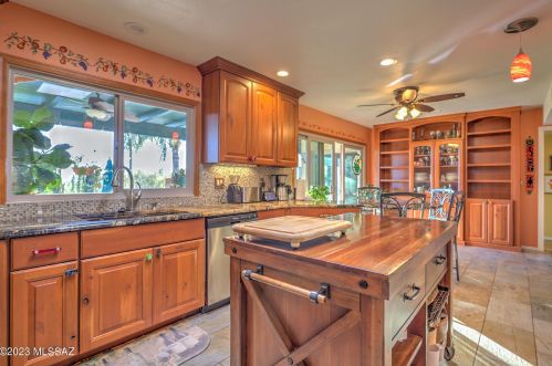 2530 Calle Sin Controversia, Tucson, AZ 85718-1260