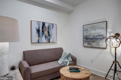 761 19th St, Washington DC  20002-4768 exterior