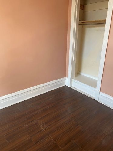 6805 Champlain Ave, Chicago IL 60637-4114 exterior