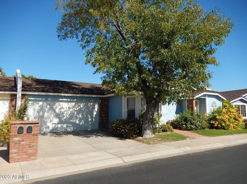 226 Campo Bello Dr, Phoenix, AZ 85022-2324