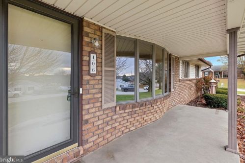 106 Lee Ann Ct, Hanover, PA 17331-9624