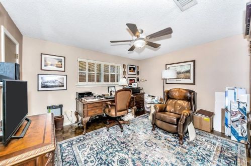 1909 Grn Oaks Dr, Irving TX 75061-2138 exterior