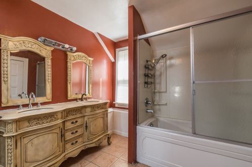 1112 Hickory St, Waukegan IL 60085-1937 exterior