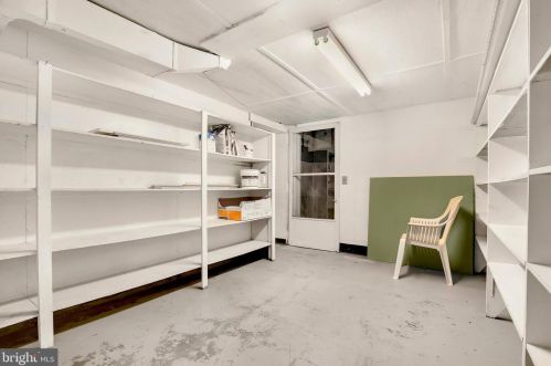 1323 Grandin Ave, Rockville MD 20851-1155 exterior