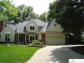 10211 Woodridge Ln, Omaha, NE 68124-1864