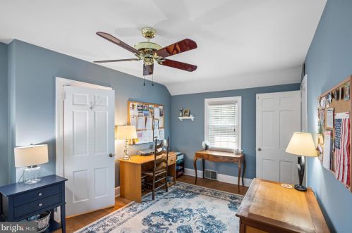 5 Lexington Ave, Pittsburgh PA 15215-3218 exterior