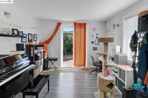 1502 10th St, Berkeley CA 94710-2376 exterior