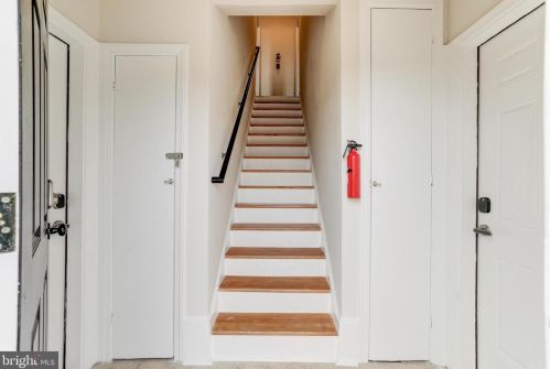 916 19 St, Washington DC 20002-4085 exterior