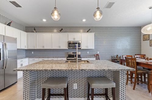 881 Bent Creek Dr, Fort Pierce FL  34947-1326 exterior