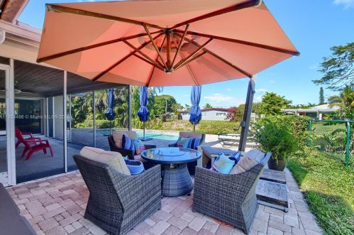 1083 25 Ave, Boynton Beach FL 33435-6731 exterior