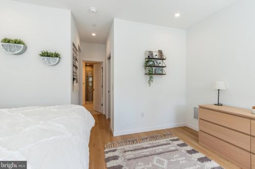 2123 Cumberland St, Philadelphia PA 19125-1718 exterior