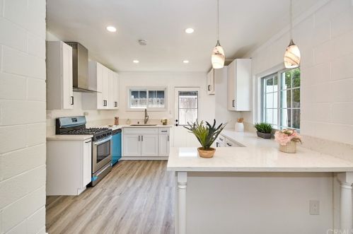 511 Rosslynn Ave, Fullerton CA  92832-2725 exterior