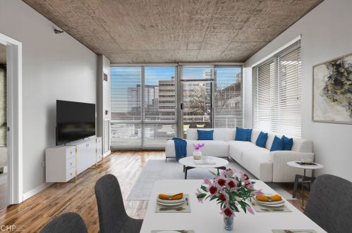 1845 Michigan Ave, Chicago, IL 60616-1601