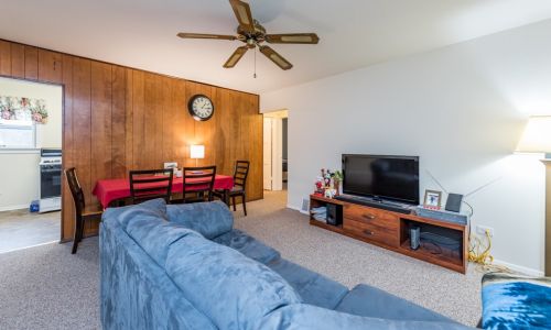 2120 Indian Rd, Waukegan, IL 60087-4523