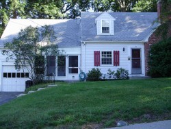139 Day St, Newton, MA 02466-2921