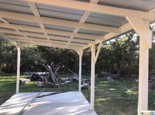 376 Fawn Dr, Spring Branch TX 78070-4704 exterior