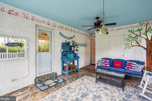 7641 Miller Fall Rd, Rockville MD 20855-1165 exterior