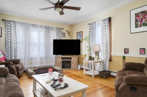 82 Ave B, Woonsocket RI 02895-6262 exterior