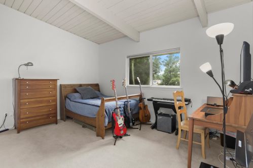 31 Ledgebrook Dr, Norwalk CT 06854-1017 exterior