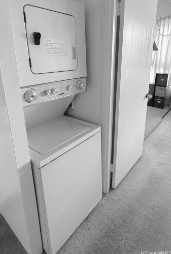 2421 Tusitala St, Honolulu HI  96815-3151 exterior