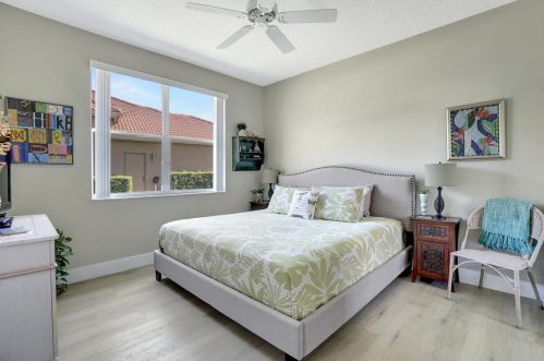 8211 Muirhead Cir, Boynton Beach FL 33472-5064 exterior