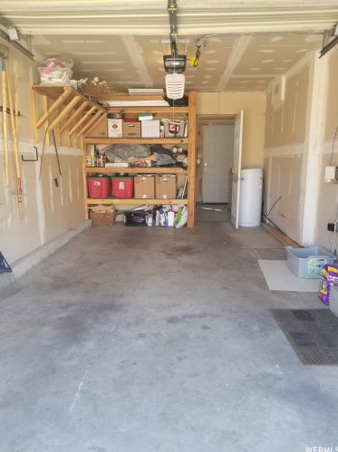 1451 Countrywood Ln, Taylorsville UT 84088-6530 exterior