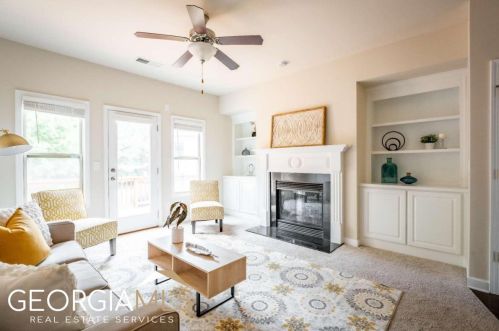 7490 Glisten Ave, Atlanta GA 30328-2865 exterior