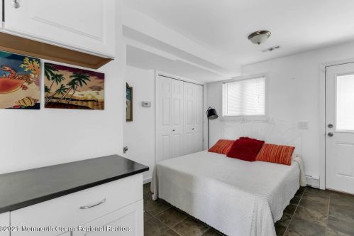 7 Gdn Way, Locust NJ 07760-2213 exterior