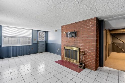 57 Locksley Dr, Pittsburgh PA  15235-5117 exterior