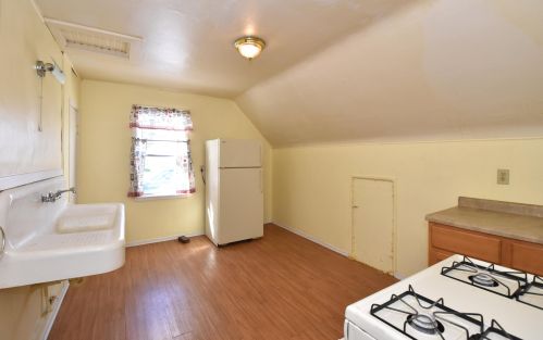 1043 31, Milwaukee WI 53215-2133 exterior