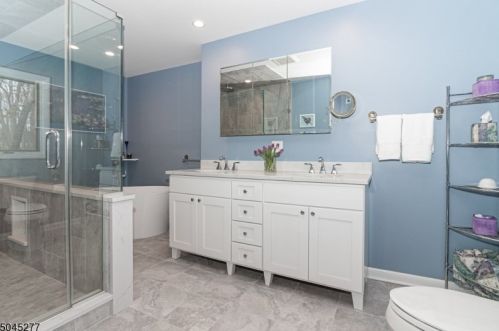 9 Highlander Dr, Scotch Plains NJ 07076-2419 exterior