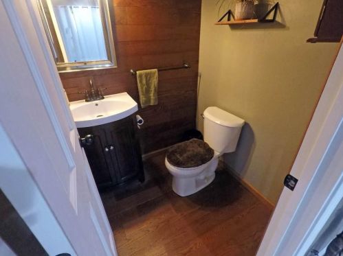 902 Brookhaven Ln, Woonsocket RI 02895-2771 exterior