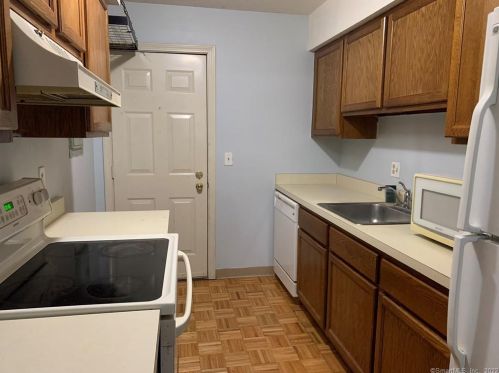 5 Concorde Way, Windsor Locks, CT 06096-1543