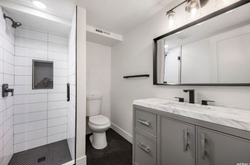 2447 Robidoux Rd, Sandy UT 84093-1129 exterior