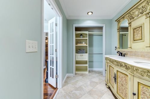 25 Stoneleigh Towers, Saint Louis MO 63132-3716 exterior