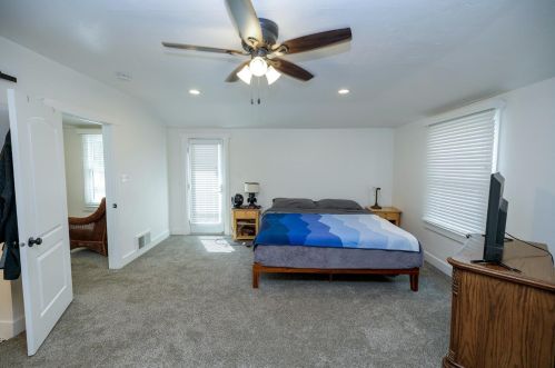 1267 Canal Dr, Turlock CA  95380-4159 exterior