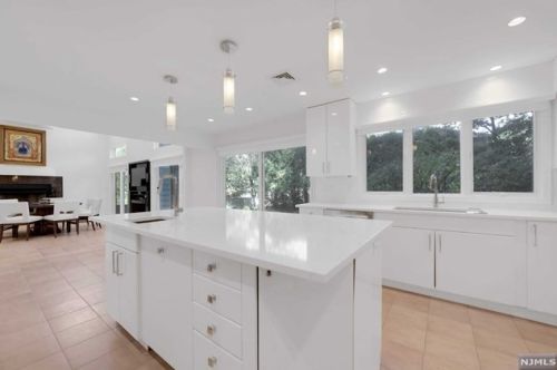 65 Holland Ave, Demarest NJ  07627-2705 exterior