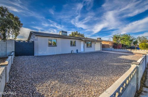 8224 25th St, Phoenix AZ  85042-7020 exterior