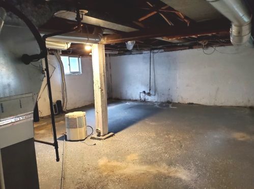 27 Maple Ave, Waukegan IL 60085-5330 exterior