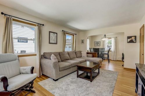 5323 Ohio Ave, Milwaukee WI  53219-4429 exterior