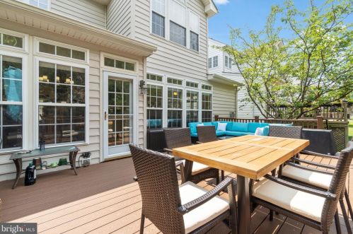 6802 Morning Brk Ter, Alexandria VA 22315-6117 exterior